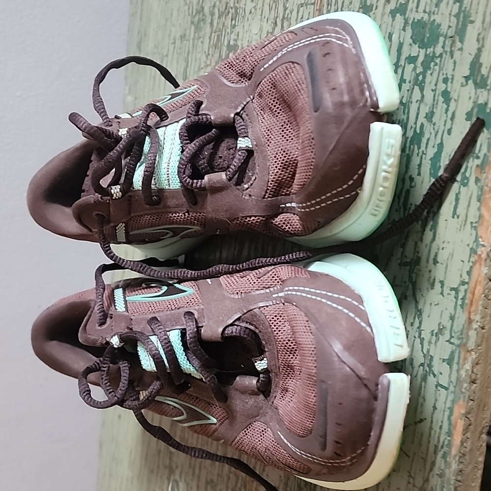 Brooks Pure Grit Trail/Running Sneakers size 6